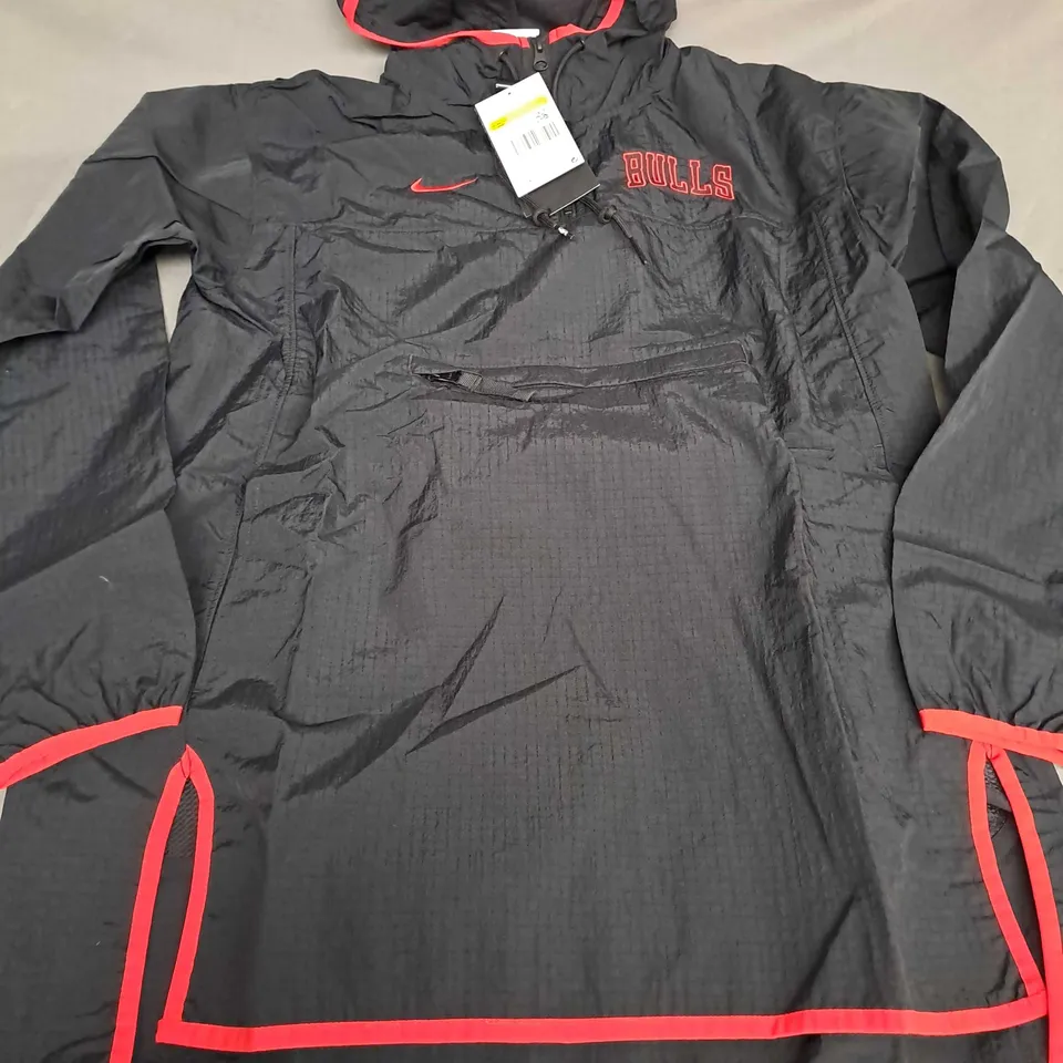 NIKE WOMENS NBA BULLS QUARTER ZIP HOODED JACKET IN BLACK - SMALL
