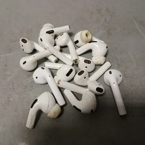 SET OF APPOXIMATELY 15 APPLE AIR POD LEFT EARPHONES IN WHITE - MODELS UNKNOWN 