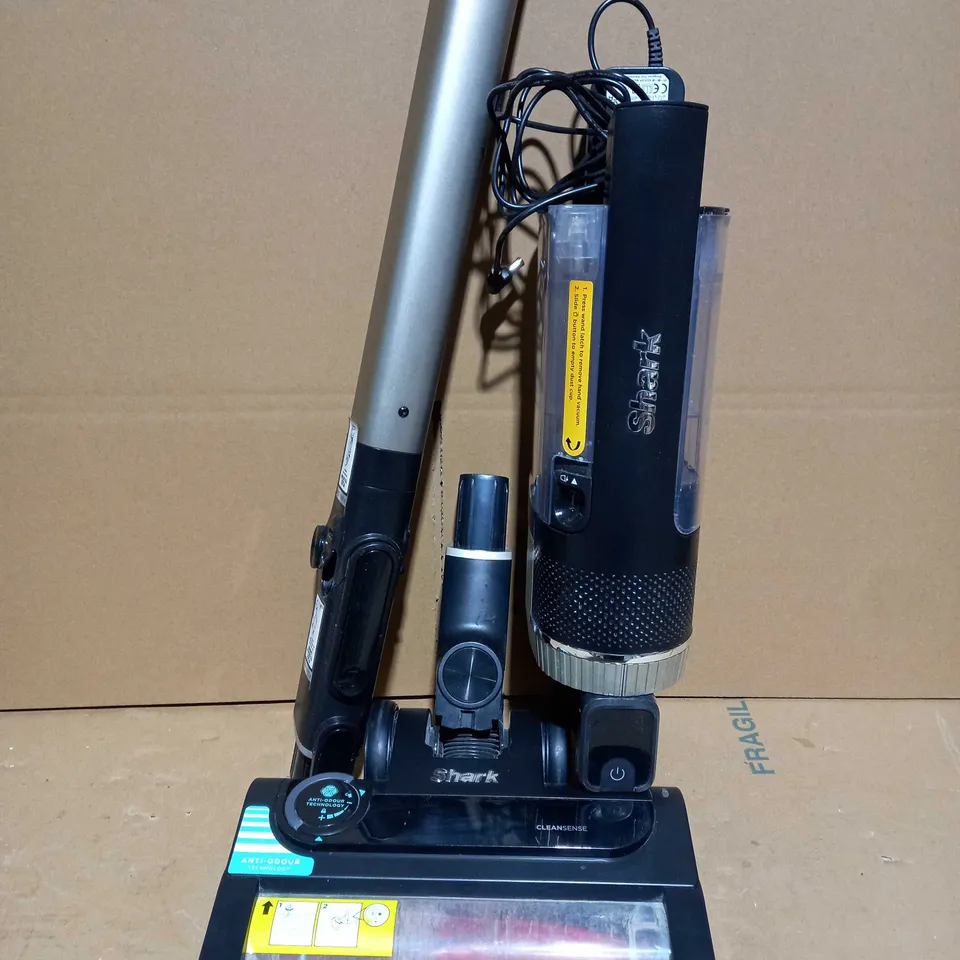 SHARK CORDLESS STICK VACUUM CLEANER PET PRO MODEL