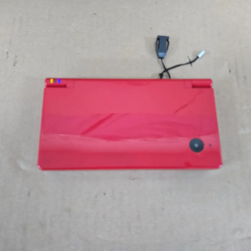 NINTENDO DSI HANDHELD CONSOLE IN RED