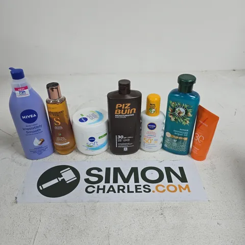 APPROXIMATELY 20 ASSORTED HEALTH & BEAUTY PRODUCTS TO INCLUDE SANCTUARY SPA ULTRA RICH SHOWER OIL, NIVEA BODY LOTION, HERBAL ESSENCES REPAIR MOROCCAN ARGAN OIL SHAMPOO, ETC - COLLECTION ONLY