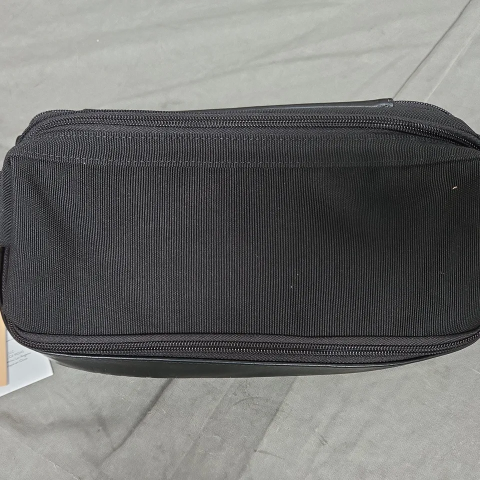 BEIS THE DOPP KIT BLACK BAG