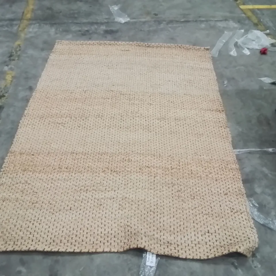 QUALITY DESIGNER AREA RUG - APPROXIMATELY 226X157