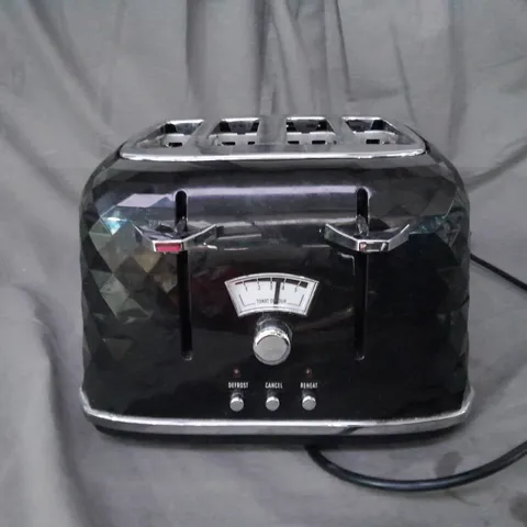 BOXED DELONGHI BRILLANTE BLACK 4 SLICE TOASTER IN BLACK