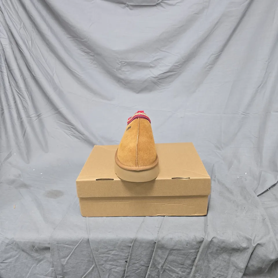 UGG WOMEN'S SUEDE SLIP-ON SNEAKER – TAN WITH RED KNIT TRIM SIZE 8