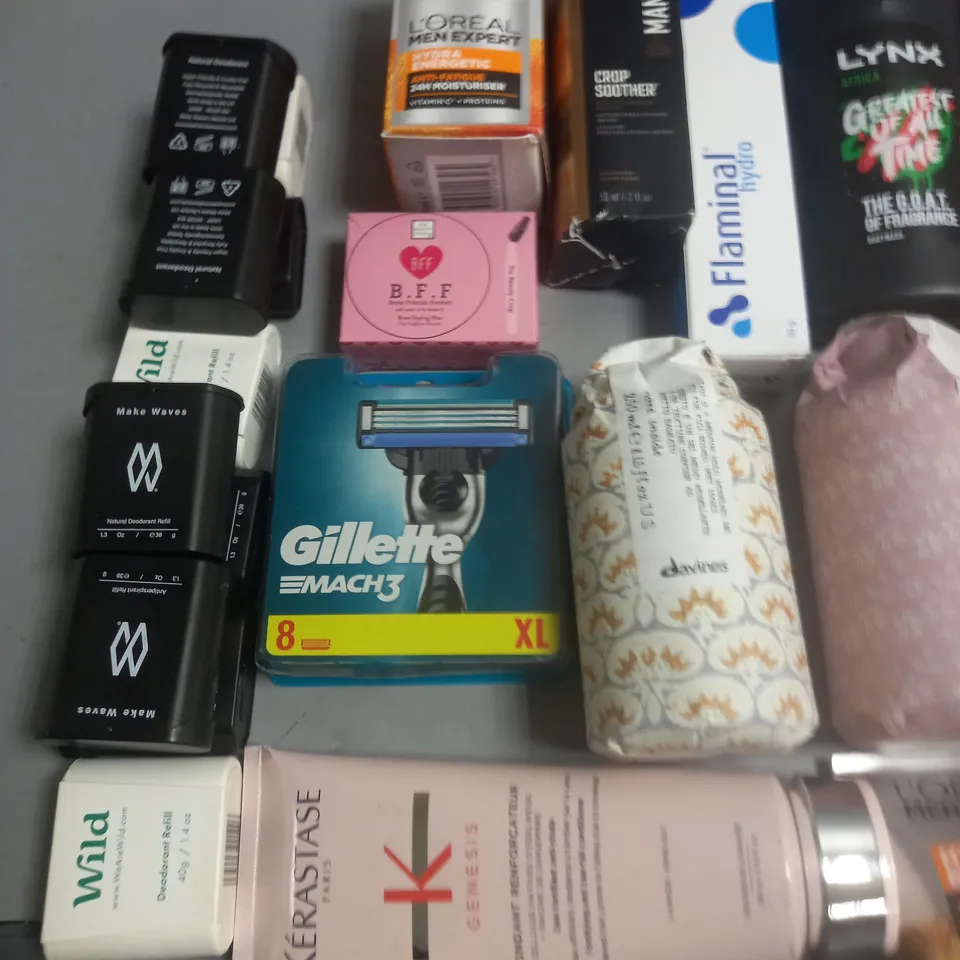 LOT OF APPROXIMATELY 30 ASSORTED HEALTH AND BEAUTY ITEMS TO INCLUDE HEATH MOISTURISER, MAKE WAVES DEODERANT AND KINESIOLOGY TAPE