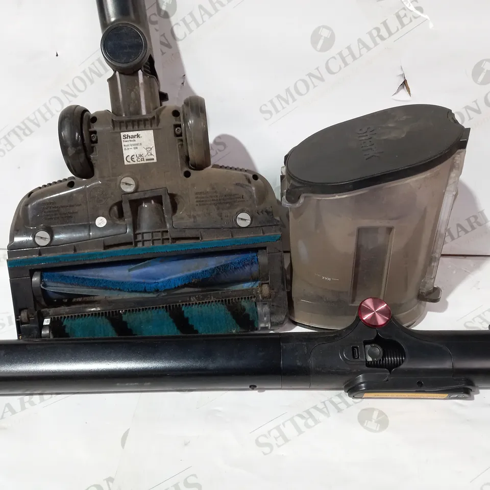 SHARK CORDLESS VACUUM IZ300UKT