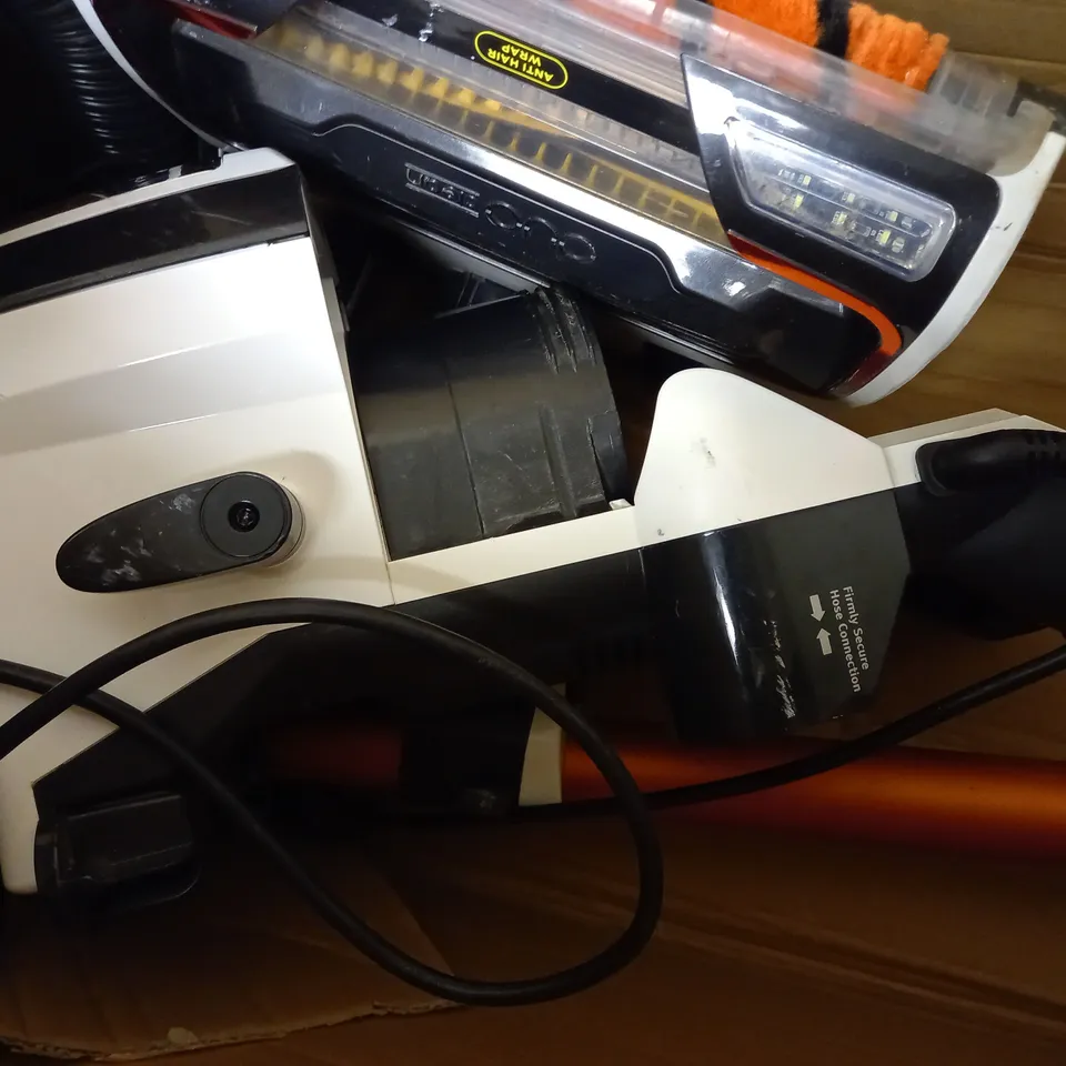 SHARK UPRIGHT VACUUM CLEANER