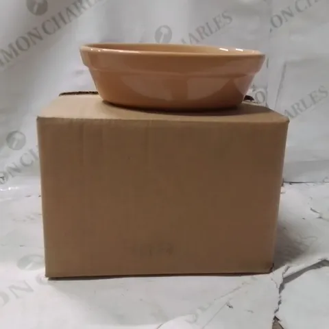 BOXED EARTHENWARE OVAL PIE BOWLS APPROXIMATELY 6