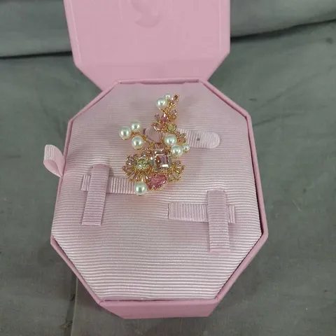 SWAROVSKI FLORAL BROOCH WITH FAUX PEARLS AND CRYSTALS IN PINK PRESENTATION BOX