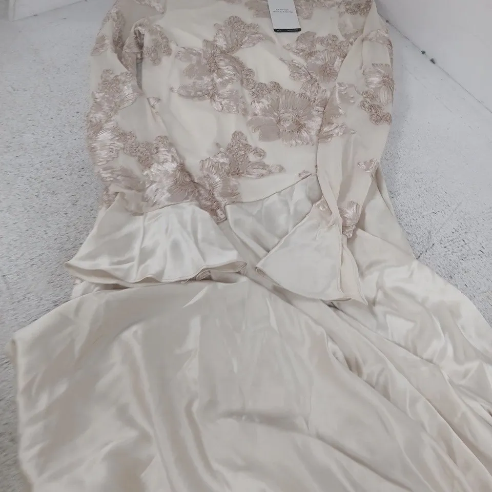 ANEWSTA IVORY FLORAL EMBROIDERED EVENING DRESS – WOMEN'S UK 12 (EU 40/42, US 8/10)