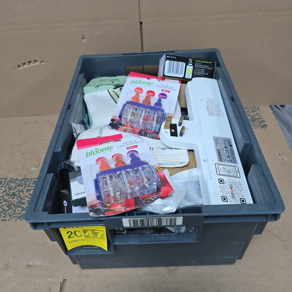 TOTE OF APPROXIMATELY 20 ASSORTED HOUSEHOLD ITEMS TO INCLUDE FRAGRANCE REFILLS, CO ALARM, MATCHA LATTE MUG, VIBRATION ALARM ETC