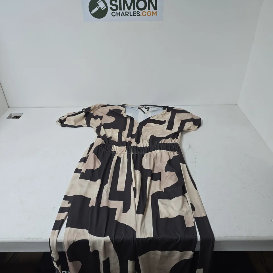 WOMEN'S DRESS – BEIGE & BLACK GEOMETRIC PRINT, UK 16 (EU 42), ELASTIC WAIST