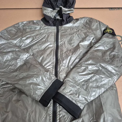 STONE ISLAND METALLIC PUFFER JACKET – SILVER/GREY – SIZE M