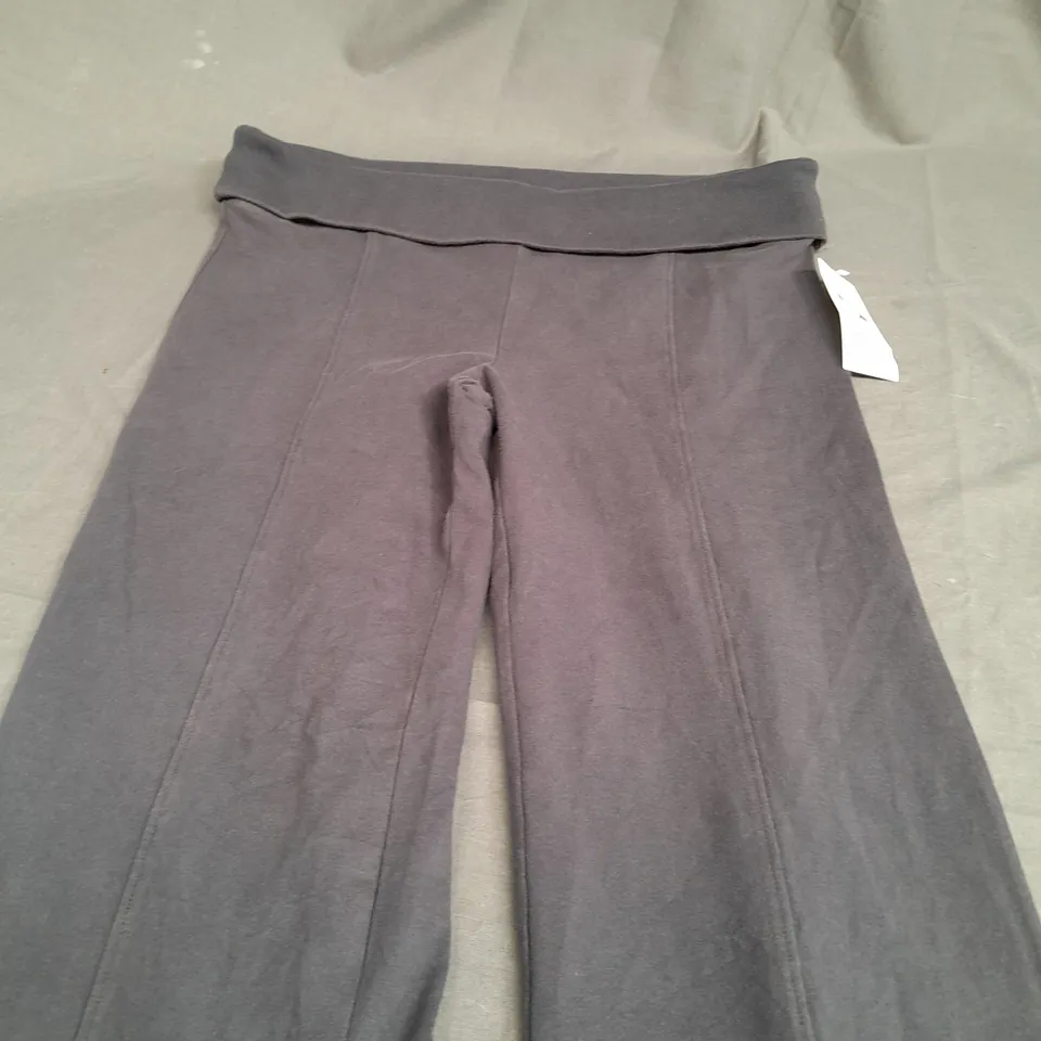 URBAN OUTFITTERS NACY YOGA PANTS IN GREY - LARGE