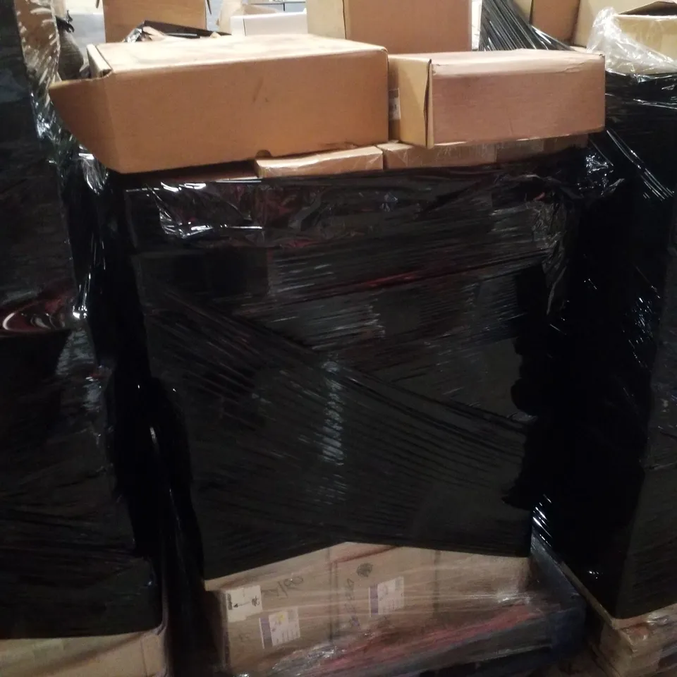 PALLET CONTAINING LARGE QUANTITY OF ASSORTED GREETINGS CARDS