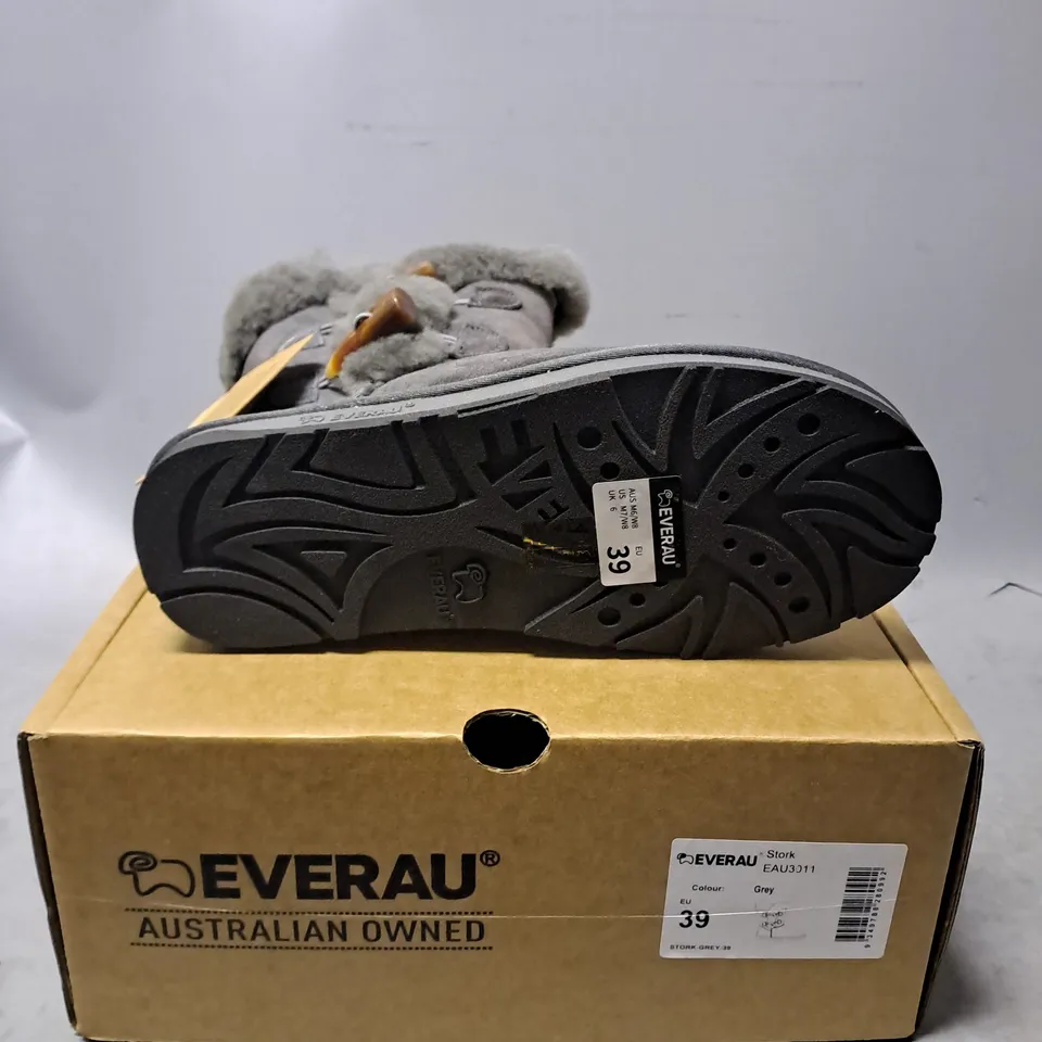 BOXED PAIR OF EVERAU STORK IN GREY - EU 39