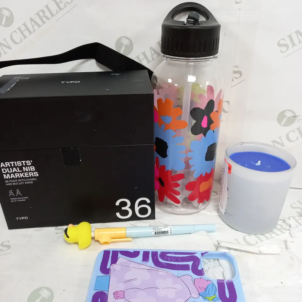 BOX OF APPROXIMATELY 15 ASSORTED ITEMS TO INCLUDE MARKERS, BOTTLE, PEN ETC