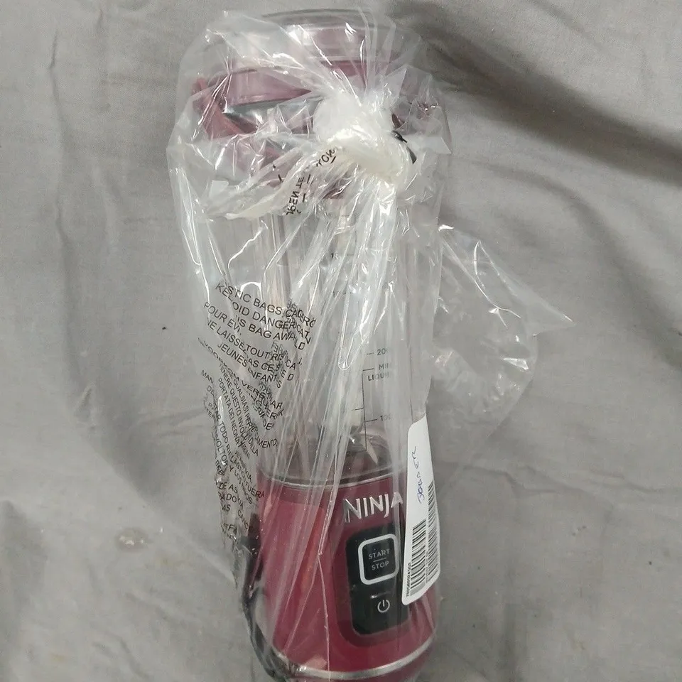 NINJA BLAST RECHARGEABLE BLENDER BC151UK - CRANBERRY