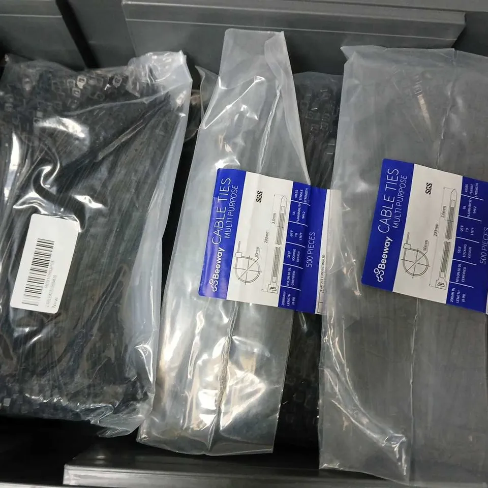 LARGE QUANTITY OF ASSORTED ZIP TIES IN BLACK