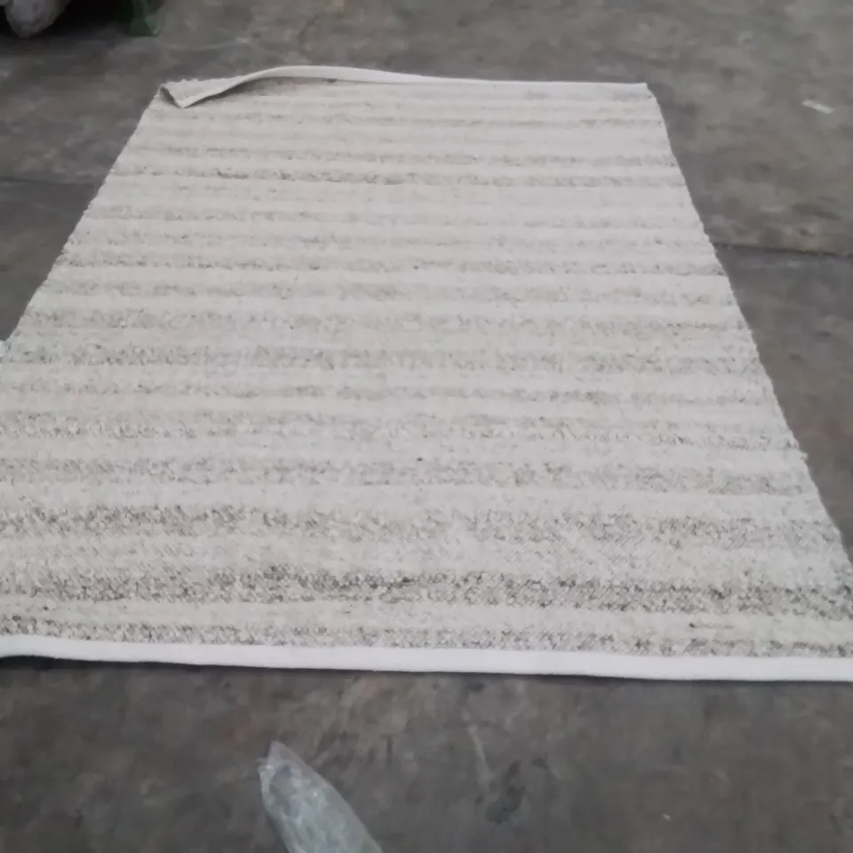 QUALITY DESIGNER AREA RUG - APPROXIMATELY 250X160CM