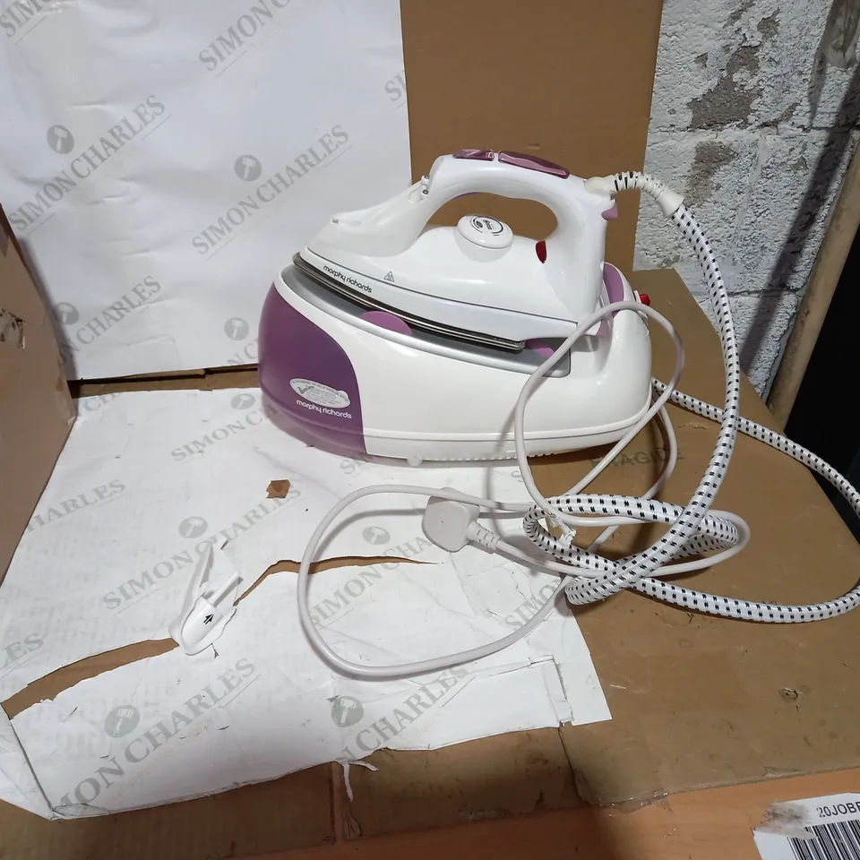 MORPHY RICHARDS JET STEAM GENERATOR IRON PINK/WHITE