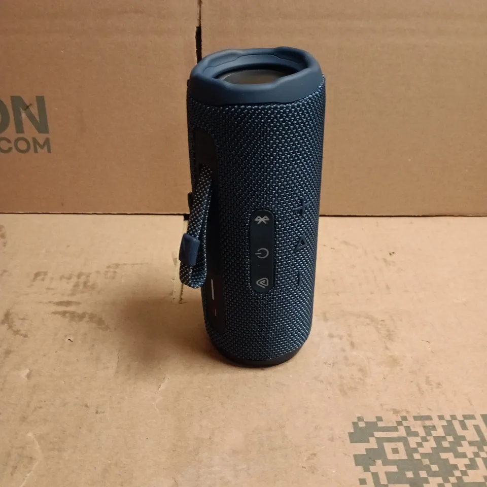 JBL FLIP 7 PORTABLE SPEAKER BOXED