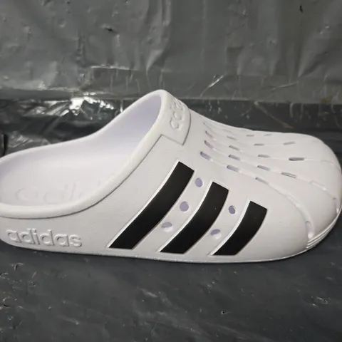 UNBOXED PAIR OF ADIDAS SLIDES IN WHITE - UK 5