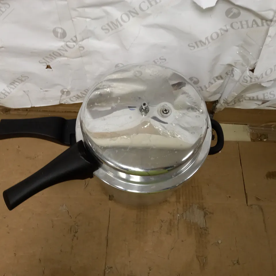 PRESTIGE HIGH DOME PRESSURE COOKER