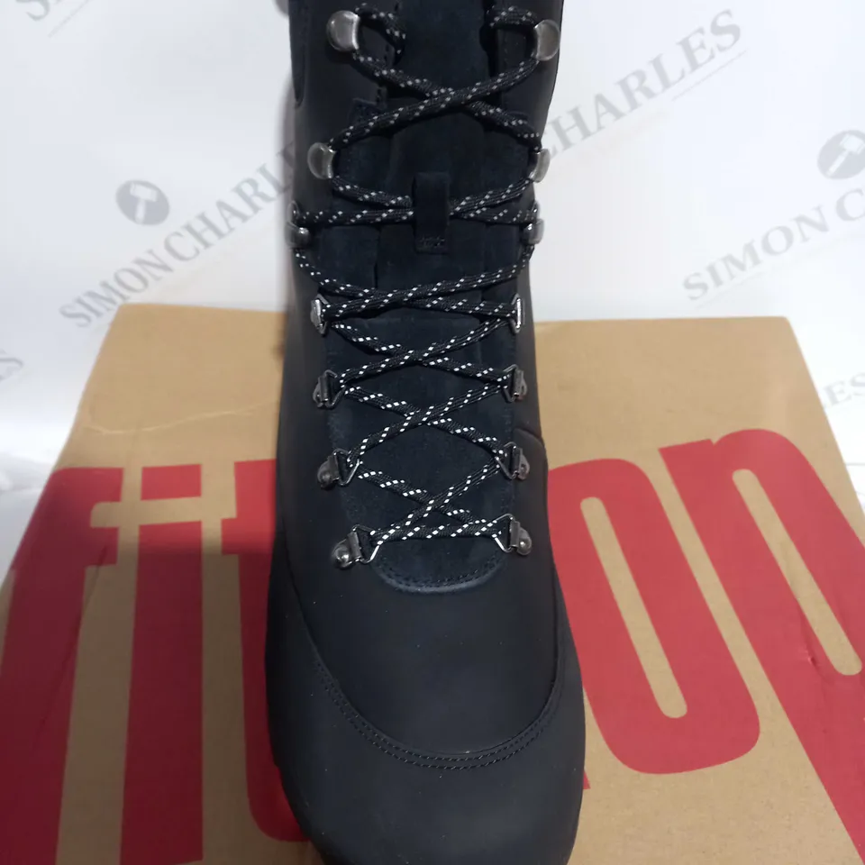 BOXED PAIR OF FIFTLOP NEO-D-HIKER ALL BLACK SIZE 8 