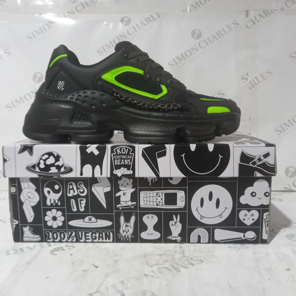 BRAND NEW BOXED PAIR OF KOI VEGAN LEATHER SKAVEN MEN'S GRUNGE ATOMIC TRAINERS IN BLACK/GREEN UK SIZE 8