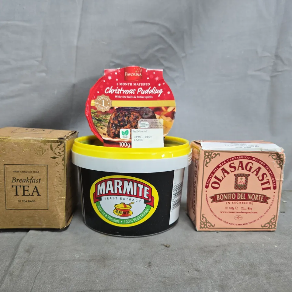 APPROXIMATELY 10 ASSORTED FOOD AND DRINK ITEMS TO INCLUDE CHRISTMAS PUDDING, MARMITE, ETC
