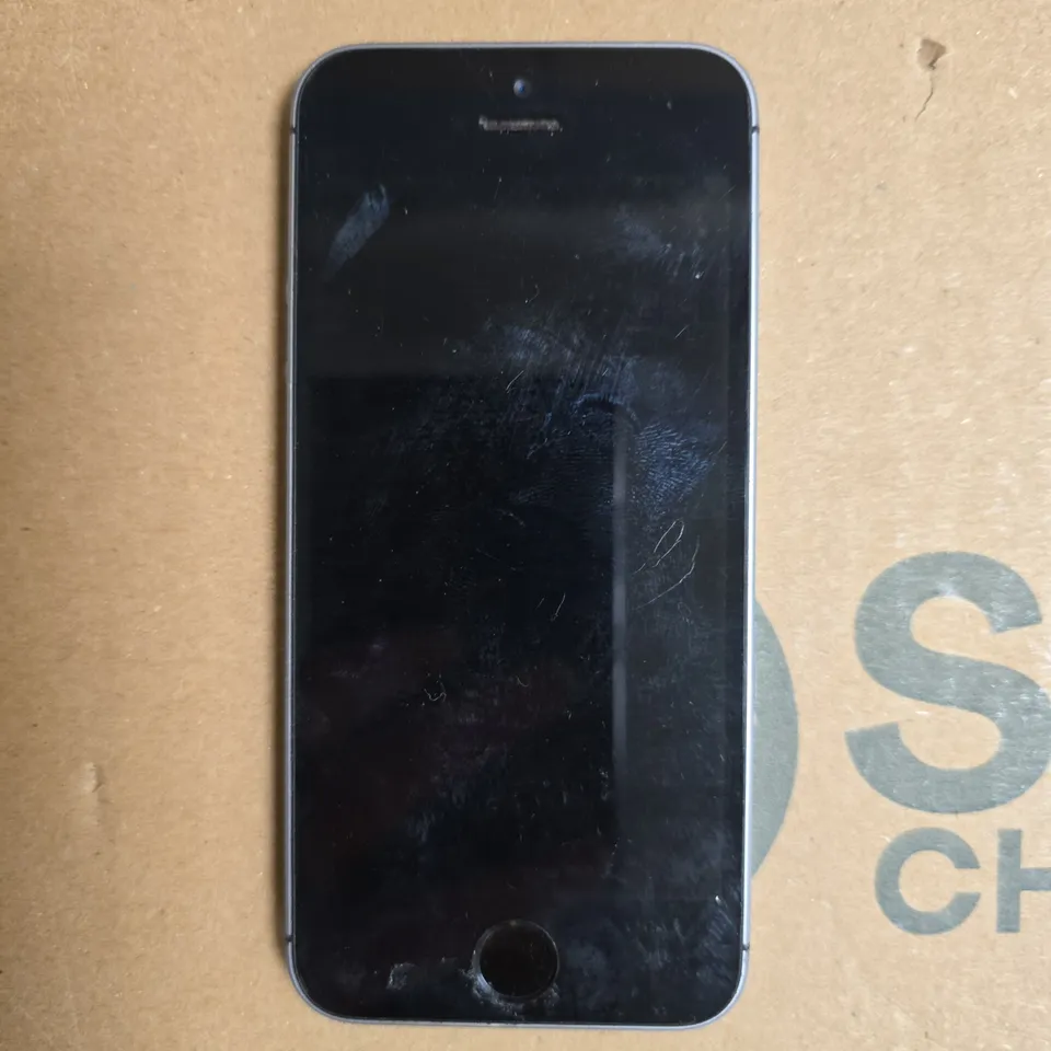 APPLE IPHONE SE SMARTPHONE 