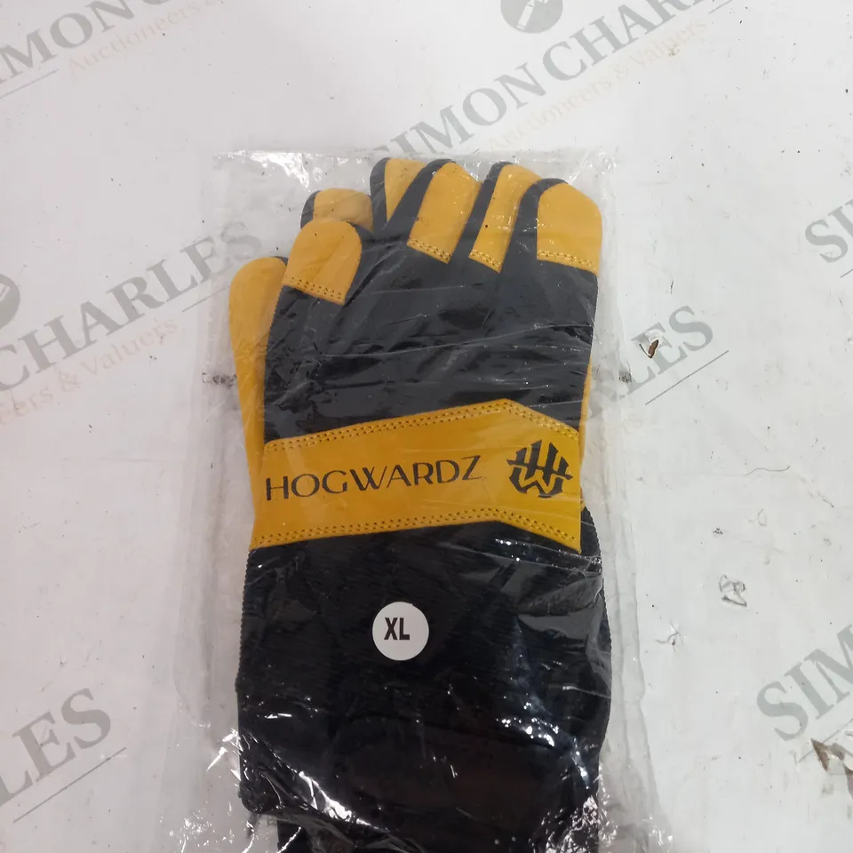 PACKAGED HOGWARDZ GLOVES BLACK AND YELLOW