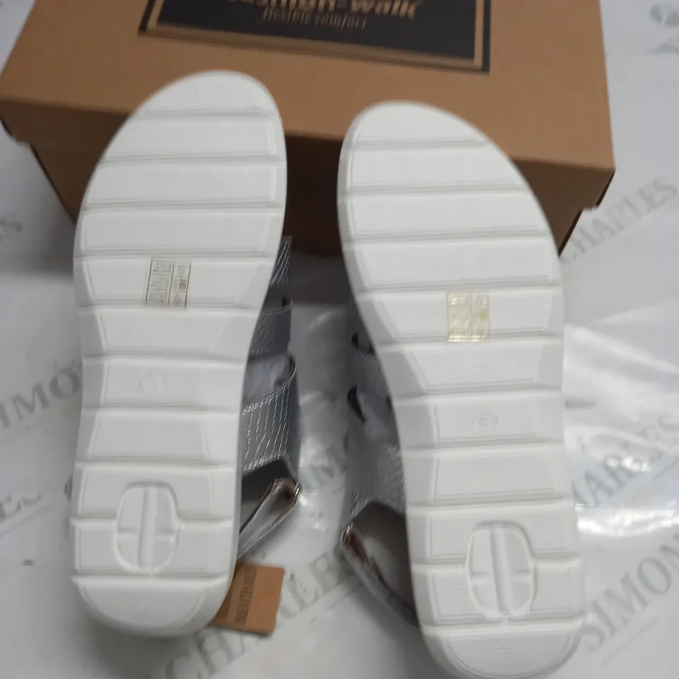 BOXED PAIR OF CUSHION WALK ONE TOUCH CLOSE SANDALS IN SILVER - SIZE 5