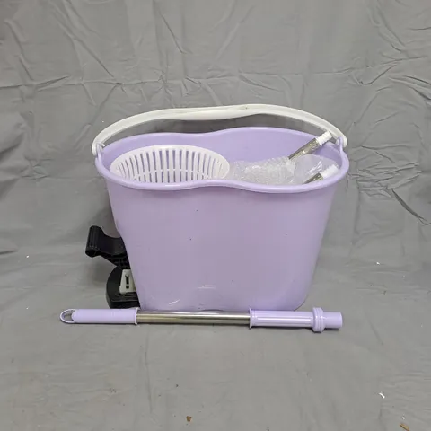 SPIN MOP BUCKET SYSTEM WITH 2 MICROFIBRE HEADS