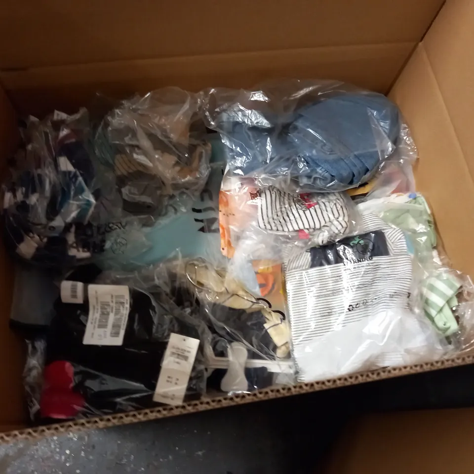 LARGE QUANTITY OF ASSORTED BAGGED CHILDRENS CLOTHIN GITEMS TO INCLUDE SHEIN, LITTLE GREEN RADICALS AND MIFFY 