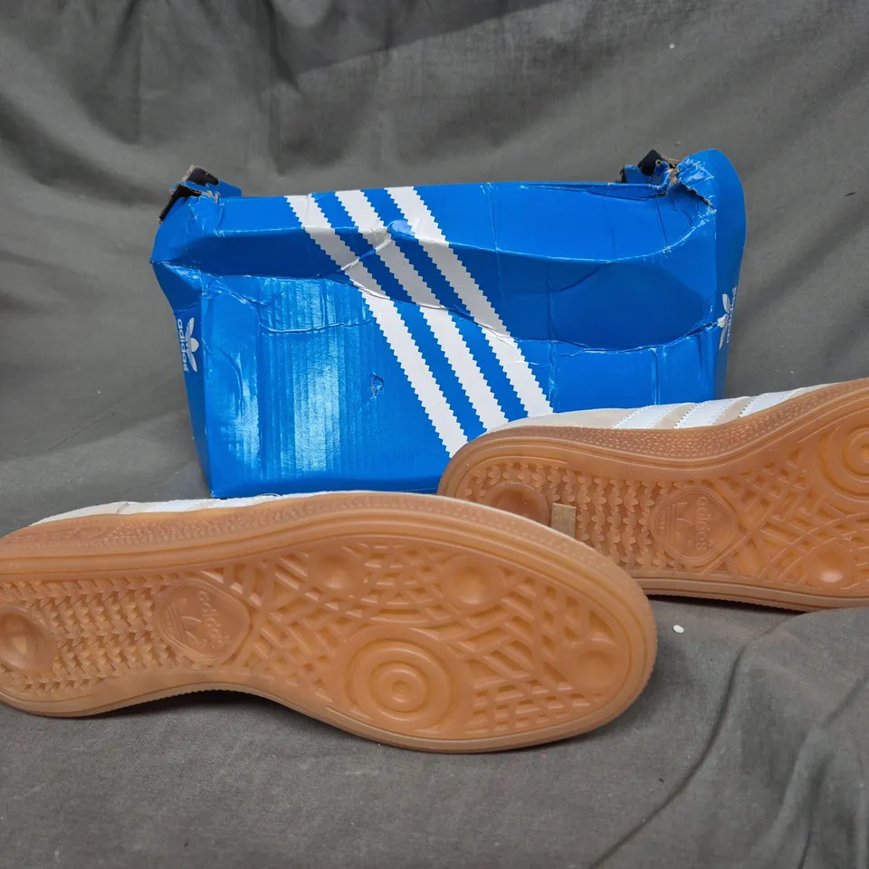 BOXED PAIR OF ADIDAS HANDBALL SPEZIAL UK 6 