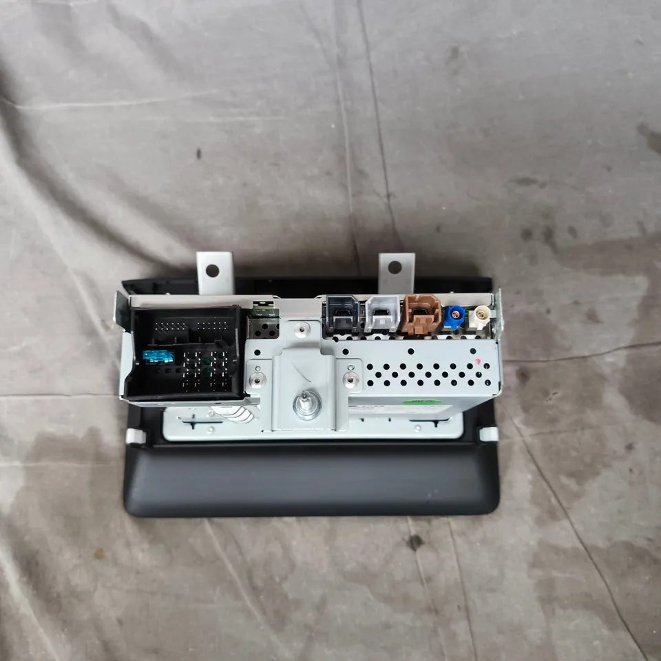 CAR GPS NAVIGATION HEAD UNIT – CAR MODEL UNKNOWN