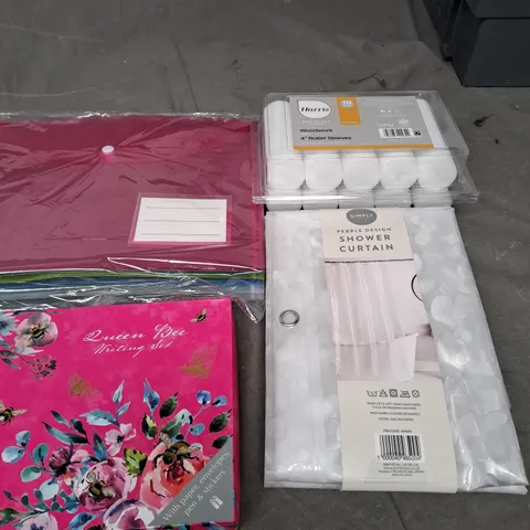 APPROXIMATELY 20 ASSORTED HOUSEHOLD PRODUCTS TO INCLUDE QUEEN BEE WRITING SET, SHOWER CURTAIN AND PAINT ROLLER SLEEVES