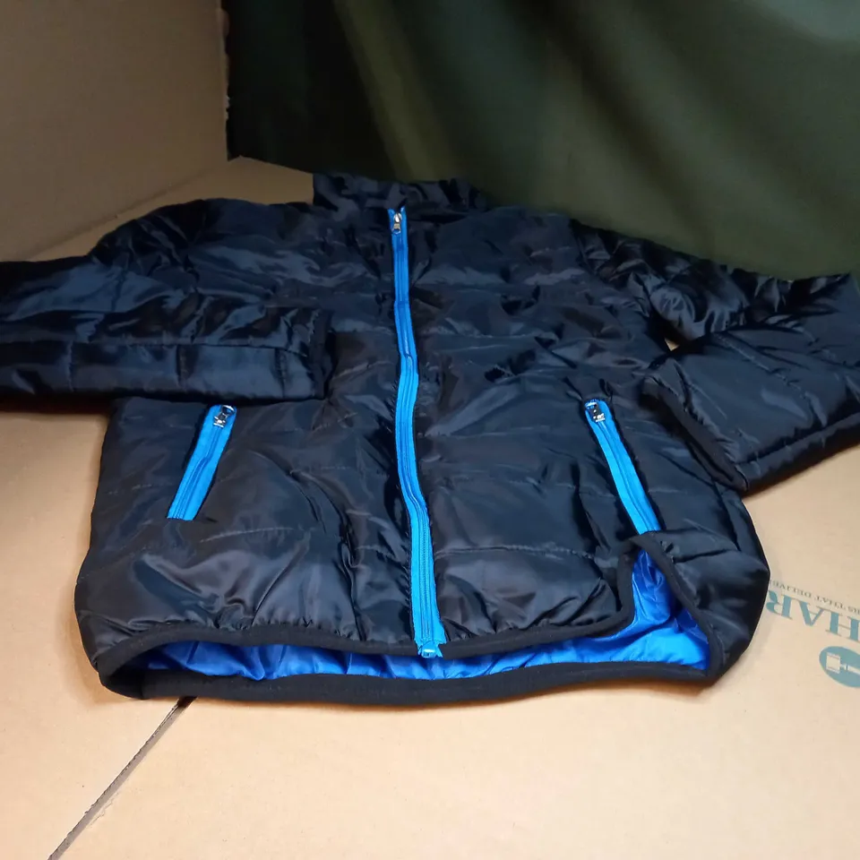DESIGNER BLACK/BLUE DETAILED PUFFER JACKET - MEDIUM