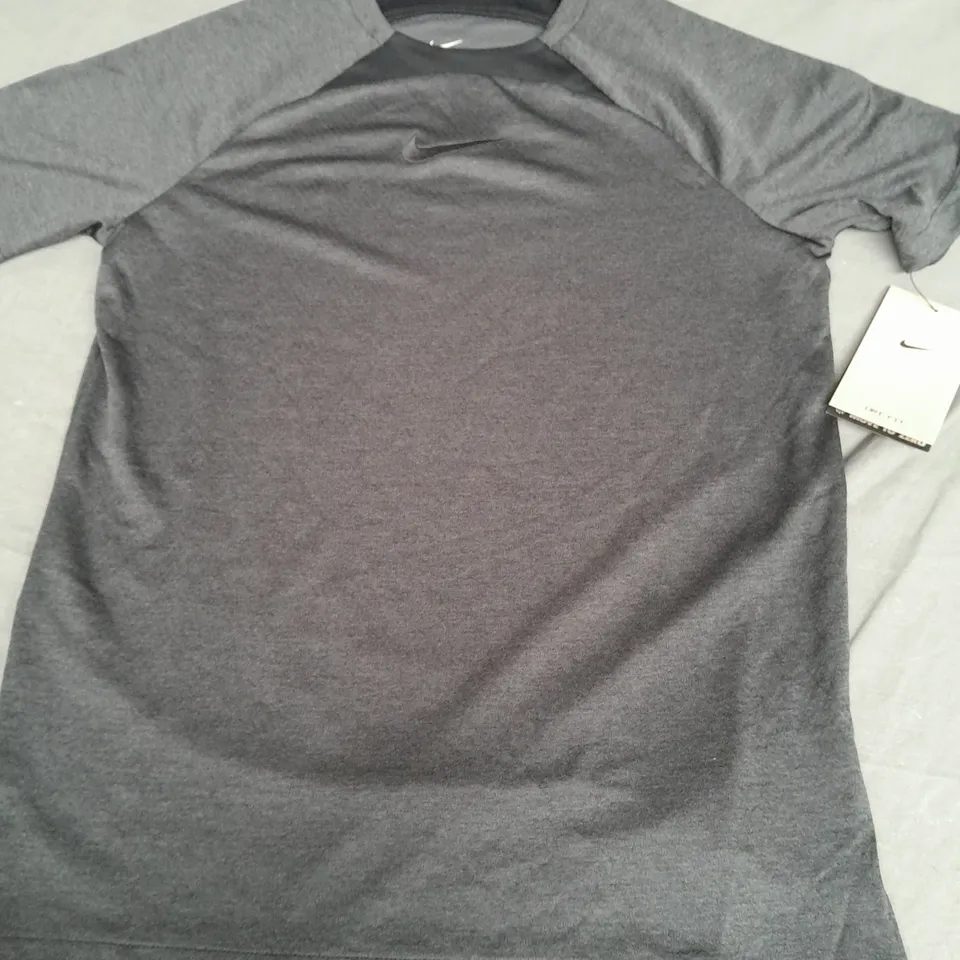 NIKE DRI-FIT KIDS GREY T-SHIRT - L