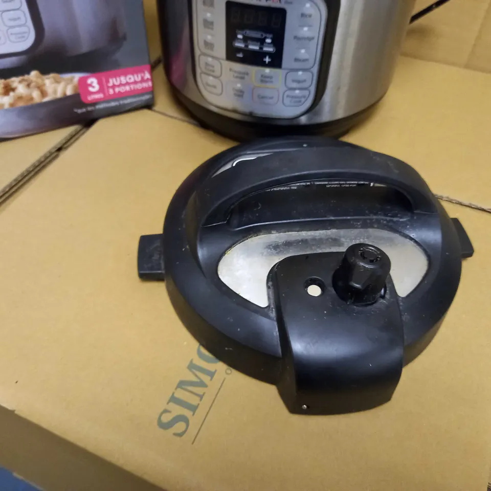 INSTANT POT DUO MINI PRESSURE COOKER