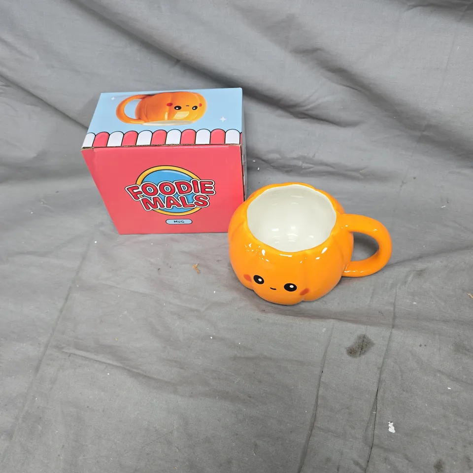 PUMPKIN-SHAPED CERAMIC MUG – ORANGE WITH CUTE FACE (BOX INCLUDED). FOODIE MALS BRAND