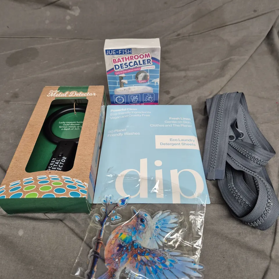APPROXIMATELY 15 ASSORTED HOUSEHOLD ITEMS TO INCLUDE DIP LAUNDRY SHEETS, BATHROOM DESCALER AND A POCKET METAL DETECTOR