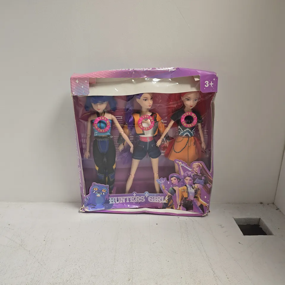 HUNTERS GIRL THREE FASHION DOLLS BOXED SET – PURPLE PACKAGING