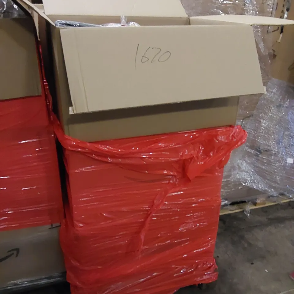 PALLET OF ASSORTED HOUSEHOLD ITEMS AND CONSUMER PRODUCTS. INCLUDES HARRY POTTER DIARIES, KITCHEN TOWELS. TEA LIGHT HOLDERS ETC