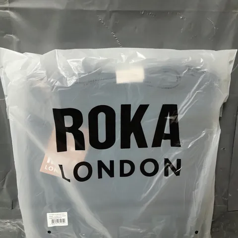 BAGGED ROKA LONDON KENNINGTON B RECYCLED NYLON MEDIUM ALL BLACK TEAL CAPSULE BAG