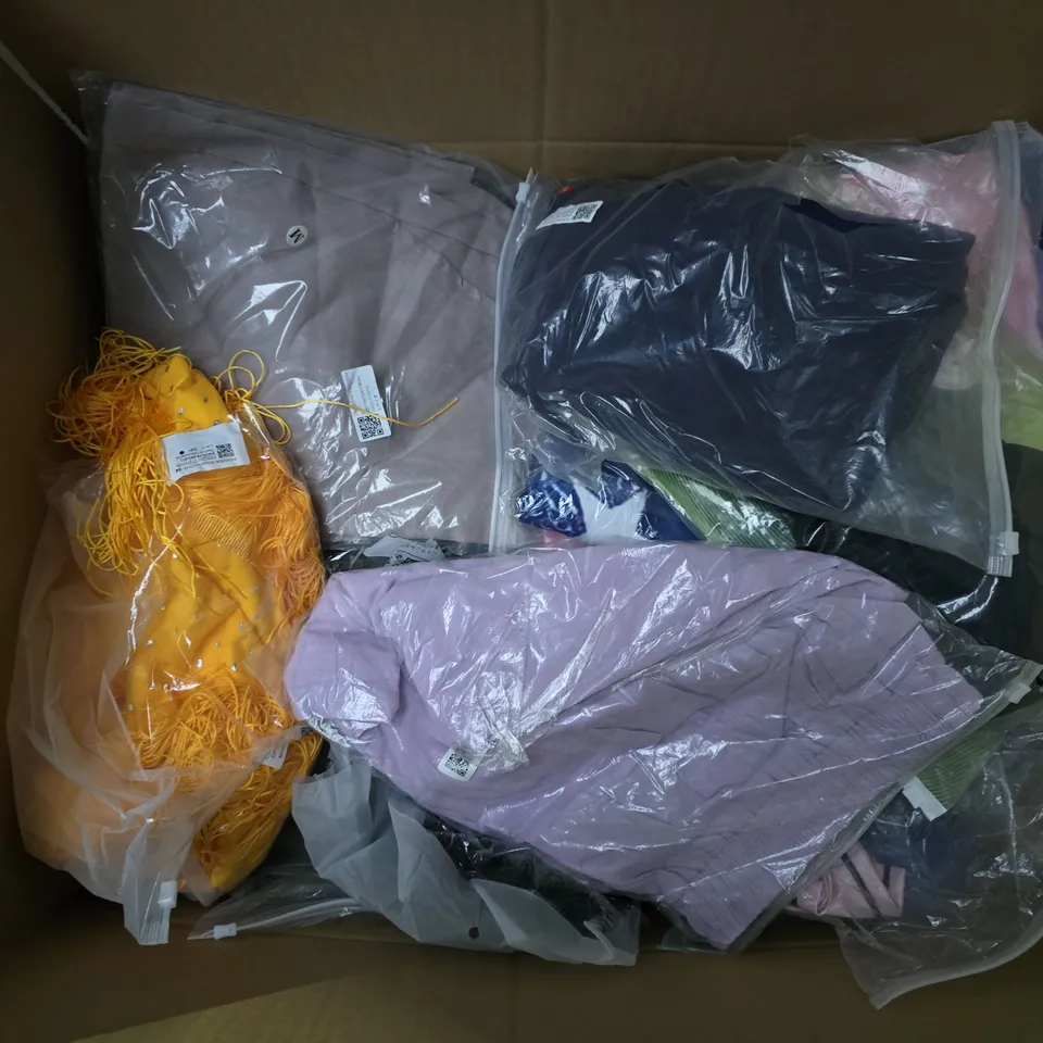 APPROXIMATELY 35 ASSORTED CLOTHING ITEMS IN VARIOUS SIZES, STYLES & COLOURS TO INCLUDE TOPS, BRAS, JACKETS, ETC - COLLECTION ONLY