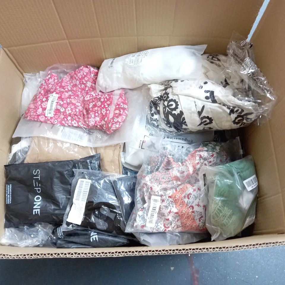 LARGE QUANTITY OF ASSORTED BAGGED CLOTHING ITEMS TO INCLUDE PIECES, STEP ONE AND PRETTYLITTLETHING